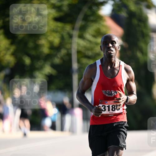 01.09.2024 - BARMER Alsterlauf Dr. Thomas Lammeyer http://msf.ph/oto/6887367 01.09.2024 09:19:43 Laufen 6135, 3186 meine-sportfotos.de