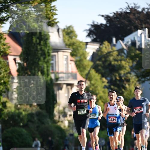 01.09.2024 - BARMER Alsterlauf Dr. Thomas Lammeyer http://msf.ph/oto/6887373 01.09.2024 09:19:57 Laufen 3571, 2906, 4752, 2524 meine-sportfotos.de