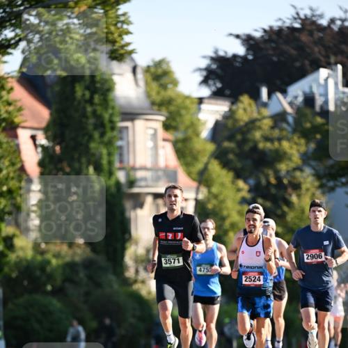 01.09.2024 - BARMER Alsterlauf Dr. Thomas Lammeyer http://msf.ph/oto/6887375 01.09.2024 09:19:57 Laufen 3571, 475, 2524, 2906 meine-sportfotos.de