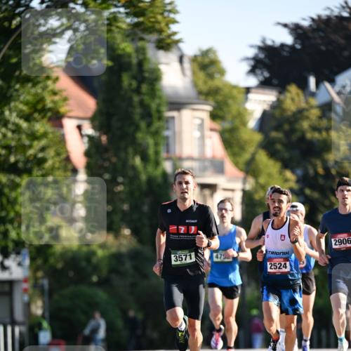 01.09.2024 - BARMER Alsterlauf Dr. Thomas Lammeyer http://msf.ph/oto/6887380 01.09.2024 09:19:58 Laufen 3571, 475, 2906, 2524 meine-sportfotos.de