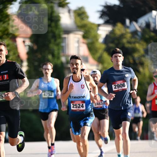 01.09.2024 - BARMER Alsterlauf Dr. Thomas Lammeyer http://msf.ph/oto/6887391 01.09.2024 09:20:00 Laufen 357, 4752, 2524, 2483, 2906 meine-sportfotos.de