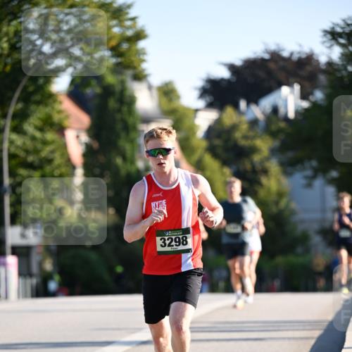 01.09.2024 - BARMER Alsterlauf Dr. Thomas Lammeyer http://msf.ph/oto/6887409 01.09.2024 09:20:03 Laufen 3298 meine-sportfotos.de