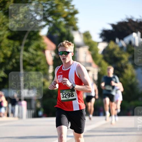 01.09.2024 - BARMER Alsterlauf Dr. Thomas Lammeyer http://msf.ph/oto/6887412 01.09.2024 09:20:03 Laufen 3298 meine-sportfotos.de