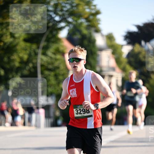 01.09.2024 - BARMER Alsterlauf Dr. Thomas Lammeyer http://msf.ph/oto/6887413 01.09.2024 09:20:03 Laufen 3298 meine-sportfotos.de
