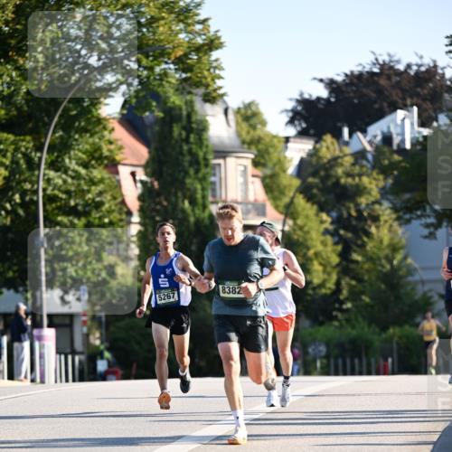01.09.2024 - BARMER Alsterlauf Dr. Thomas Lammeyer http://msf.ph/oto/6887417 01.09.2024 09:20:05 Laufen 5267, 8382 meine-sportfotos.de