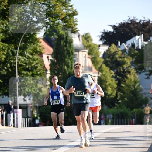 01.09.2024 - BARMER Alsterlauf Dr. Thomas Lammeyer http://msf.ph/oto/6887418 01.09.2024 09:20:05 Laufen 8382, 114, 5267 meine-sportfotos.de