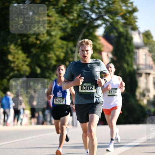01.09.2024 - BARMER Alsterlauf Dr. Thomas Lammeyer http://msf.ph/oto/6887428 01.09.2024 09:20:06 Laufen 5267, 35, 8382, 4114 meine-sportfotos.de