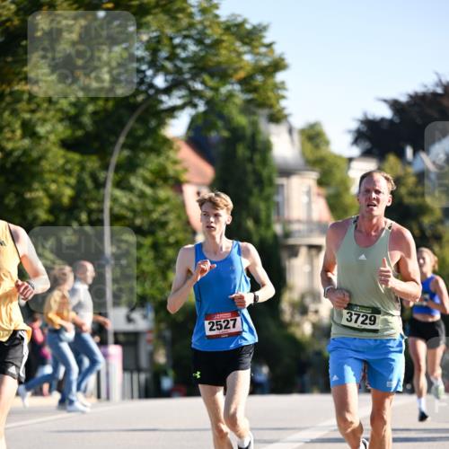 01.09.2024 - BARMER Alsterlauf Dr. Thomas Lammeyer http://msf.ph/oto/6887461 01.09.2024 09:20:19 Laufen 2527, 3729 meine-sportfotos.de