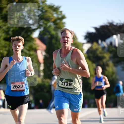 01.09.2024 - BARMER Alsterlauf Dr. Thomas Lammeyer http://msf.ph/oto/6887465 01.09.2024 09:20:19 Laufen 135, 2527, 35, 3729, 4 meine-sportfotos.de