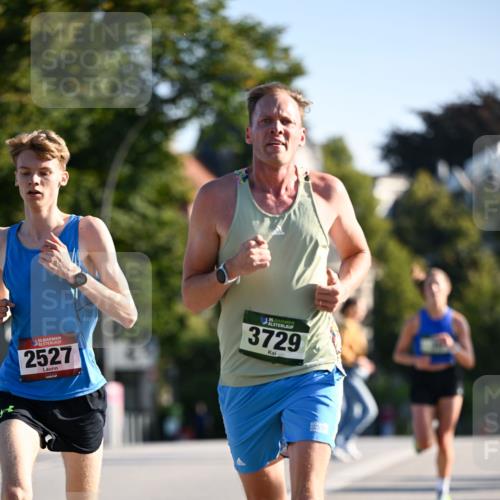 01.09.2024 - BARMER Alsterlauf Dr. Thomas Lammeyer http://msf.ph/oto/6887467 01.09.2024 09:20:20 Laufen 35, 2527, 3729 meine-sportfotos.de