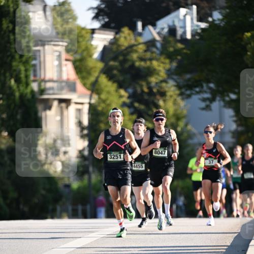 01.09.2024 - BARMER Alsterlauf Dr. Thomas Lammeyer http://msf.ph/oto/6887486 01.09.2024 09:20:30 Laufen 3251, 4455, 8047, 37 meine-sportfotos.de
