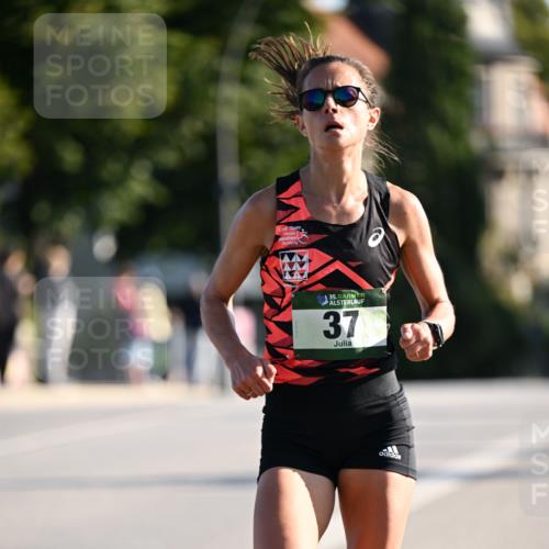 01.09.2024 - BARMER Alsterlauf Dr. Thomas Lammeyer http://msf.ph/oto/6887517 01.09.2024 09:20:36 Laufen 35, 37 meine-sportfotos.de