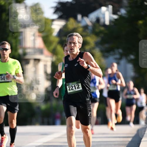 01.09.2024 - BARMER Alsterlauf Dr. Thomas Lammeyer http://msf.ph/oto/6887529 01.09.2024 09:20:38 Laufen 50, 2212 meine-sportfotos.de