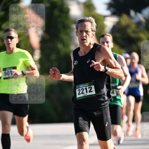 01.09.2024 - BARMER Alsterlauf Dr. Thomas Lammeyer http://msf.ph/oto/6887535 01.09.2024 09:20:39 Laufen 501, 35, 2212 meine-sportfotos.de