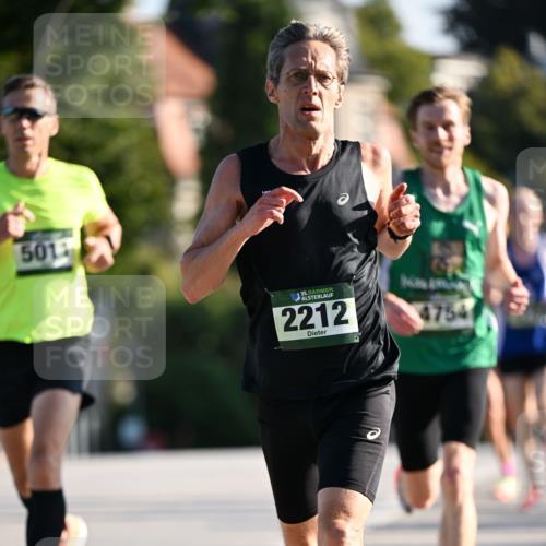 01.09.2024 - BARMER Alsterlauf Dr. Thomas Lammeyer http://msf.ph/oto/6887537 01.09.2024 09:20:39 Laufen 501, 35, 2212, 4754 meine-sportfotos.de