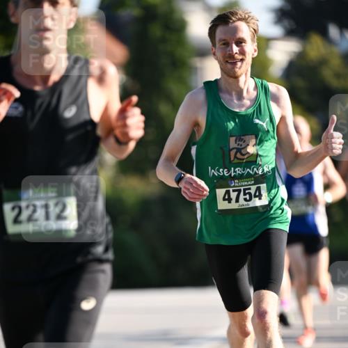 01.09.2024 - BARMER Alsterlauf Dr. Thomas Lammeyer http://msf.ph/oto/6887540 01.09.2024 09:20:40 Laufen 2212, 5, 4754 meine-sportfotos.de
