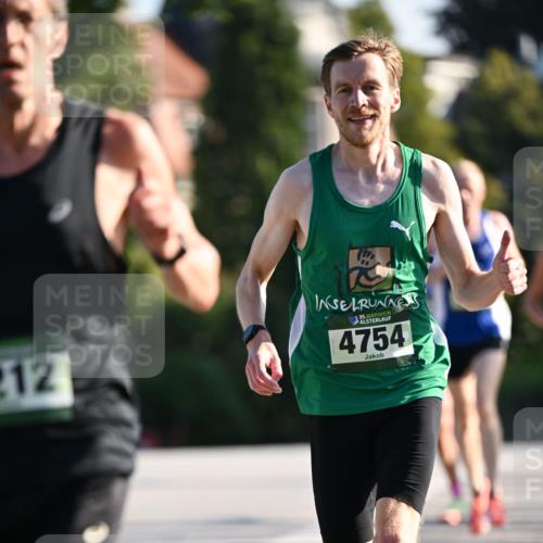 01.09.2024 - BARMER Alsterlauf Dr. Thomas Lammeyer http://msf.ph/oto/6887541 01.09.2024 09:20:40 Laufen 212, 35, 4754 meine-sportfotos.de