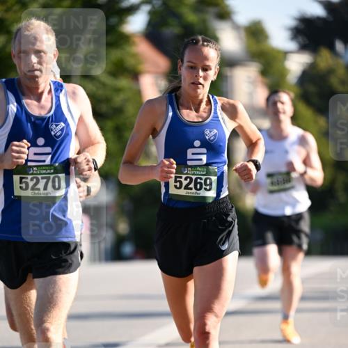 01.09.2024 - BARMER Alsterlauf Dr. Thomas Lammeyer http://msf.ph/oto/6887558 01.09.2024 09:20:43 Laufen 1921, 35, 5270, 35, 5269 meine-sportfotos.de
