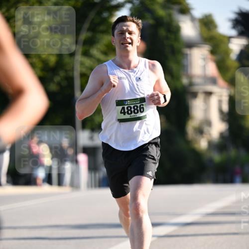 01.09.2024 - BARMER Alsterlauf Dr. Thomas Lammeyer http://msf.ph/oto/6887564 01.09.2024 09:20:44 Laufen 35, 4886 meine-sportfotos.de