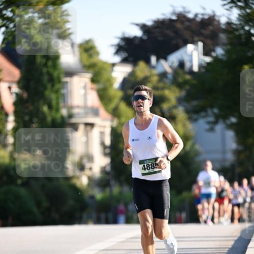 01.09.2024 - BARMER Alsterlauf Dr. Thomas Lammeyer http://msf.ph/oto/6887582 01.09.2024 09:20:48 Laufen 4885 meine-sportfotos.de