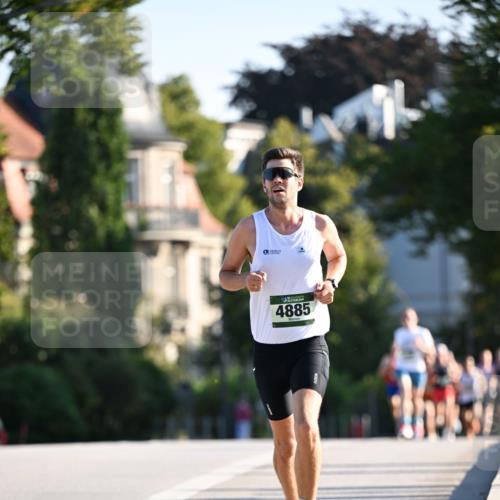 01.09.2024 - BARMER Alsterlauf Dr. Thomas Lammeyer http://msf.ph/oto/6887583 01.09.2024 09:20:48 Laufen 4885 meine-sportfotos.de