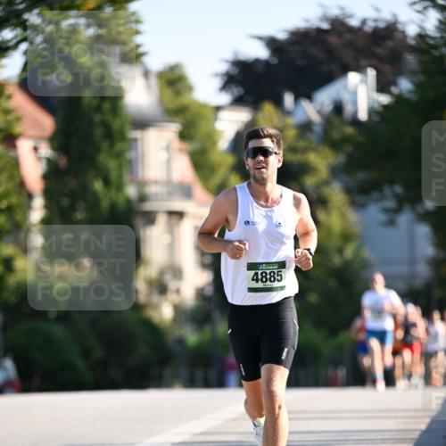 01.09.2024 - BARMER Alsterlauf Dr. Thomas Lammeyer http://msf.ph/oto/6887584 01.09.2024 09:20:49 Laufen 4885 meine-sportfotos.de