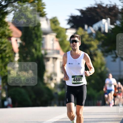 01.09.2024 - BARMER Alsterlauf Dr. Thomas Lammeyer http://msf.ph/oto/6887585 01.09.2024 09:20:49 Laufen 4885 meine-sportfotos.de