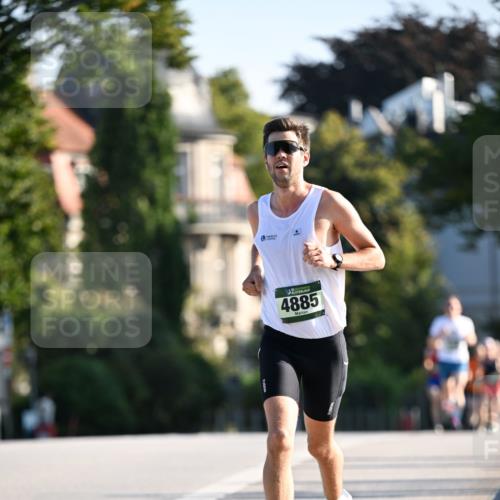 01.09.2024 - BARMER Alsterlauf Dr. Thomas Lammeyer http://msf.ph/oto/6887586 01.09.2024 09:20:49 Laufen 4885 meine-sportfotos.de