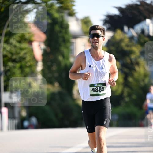 01.09.2024 - BARMER Alsterlauf Dr. Thomas Lammeyer http://msf.ph/oto/6887589 01.09.2024 09:20:49 Laufen 35, 4885 meine-sportfotos.de