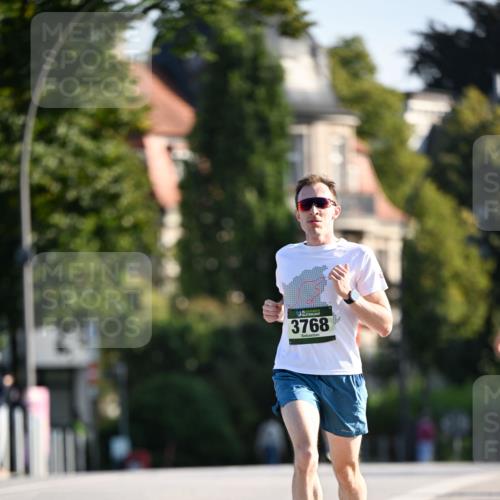 01.09.2024 - BARMER Alsterlauf Dr. Thomas Lammeyer http://msf.ph/oto/6887596 01.09.2024 09:20:56 Laufen 3768 meine-sportfotos.de