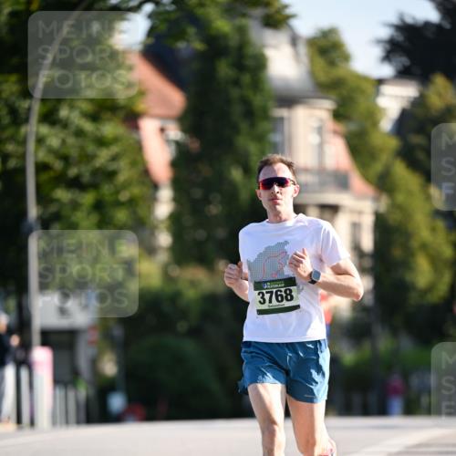 01.09.2024 - BARMER Alsterlauf Dr. Thomas Lammeyer http://msf.ph/oto/6887597 01.09.2024 09:20:56 Laufen 3768 meine-sportfotos.de