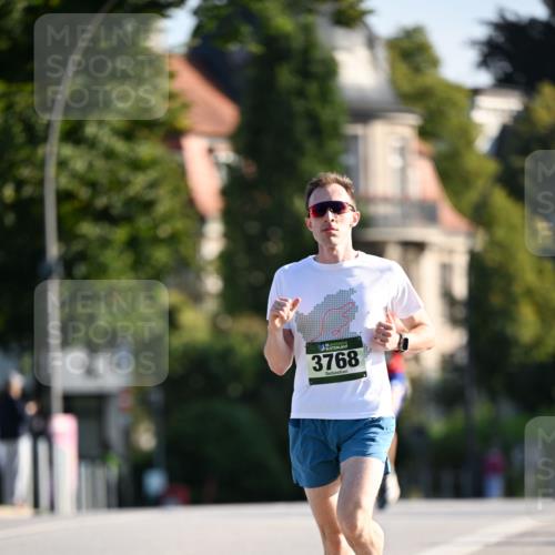 01.09.2024 - BARMER Alsterlauf Dr. Thomas Lammeyer http://msf.ph/oto/6887598 01.09.2024 09:20:56 Laufen 3768 meine-sportfotos.de