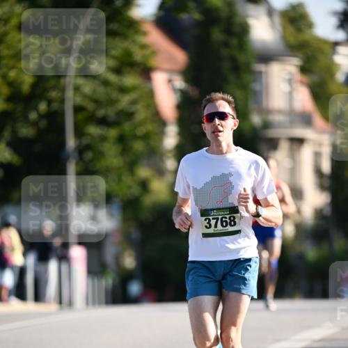 01.09.2024 - BARMER Alsterlauf Dr. Thomas Lammeyer http://msf.ph/oto/6887600 01.09.2024 09:20:56 Laufen 135, 3768 meine-sportfotos.de