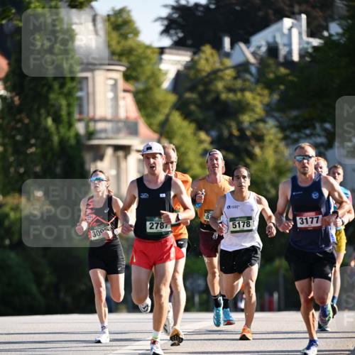 01.09.2024 - BARMER Alsterlauf Dr. Thomas Lammeyer http://msf.ph/oto/6887608 01.09.2024 09:20:58 Laufen 3005, 2787, 5178, 3177 meine-sportfotos.de