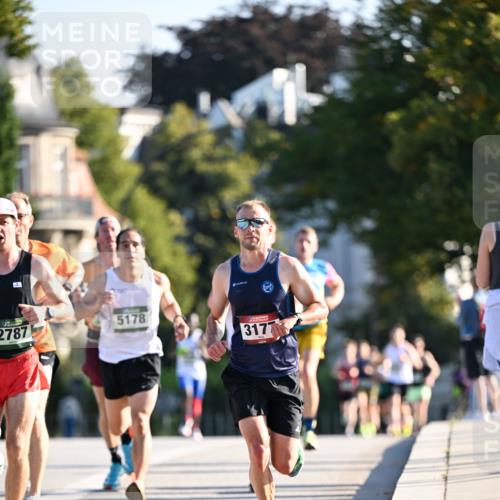 01.09.2024 - BARMER Alsterlauf Dr. Thomas Lammeyer http://msf.ph/oto/6887614 01.09.2024 09:21:00 Laufen 2787, 5178, 3177 meine-sportfotos.de