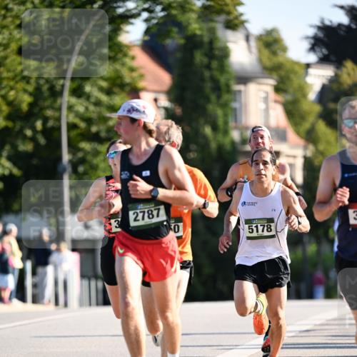 01.09.2024 - BARMER Alsterlauf Dr. Thomas Lammeyer http://msf.ph/oto/6887619 01.09.2024 09:21:01 Laufen 3, 2787, 3, 0, 5178 meine-sportfotos.de