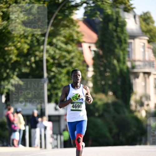 01.09.2024 - BARMER Alsterlauf Dr. Thomas Lammeyer http://msf.ph/oto/6887643 01.09.2024 09:21:06 Laufen 4699 meine-sportfotos.de