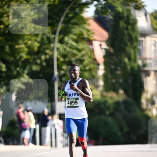 01.09.2024 - BARMER Alsterlauf Dr. Thomas Lammeyer http://msf.ph/oto/6887645 01.09.2024 09:21:06 Laufen 4699 meine-sportfotos.de