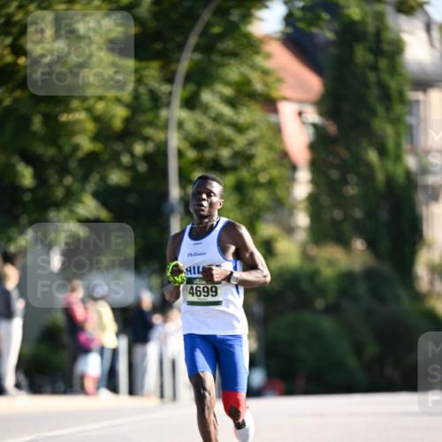 01.09.2024 - BARMER Alsterlauf Dr. Thomas Lammeyer http://msf.ph/oto/6887646 01.09.2024 09:21:07 Laufen 4699 meine-sportfotos.de