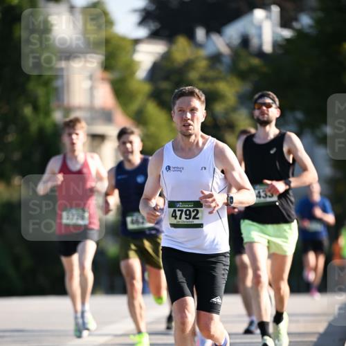 01.09.2024 - BARMER Alsterlauf Dr. Thomas Lammeyer http://msf.ph/oto/6887658 01.09.2024 09:21:10 Laufen 3725, 4792, 433 meine-sportfotos.de