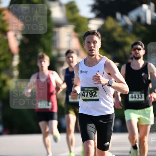 01.09.2024 - BARMER Alsterlauf Dr. Thomas Lammeyer http://msf.ph/oto/6887662 01.09.2024 09:21:11 Laufen 135, 4792, 4433 meine-sportfotos.de