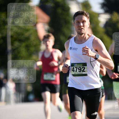 01.09.2024 - BARMER Alsterlauf Dr. Thomas Lammeyer http://msf.ph/oto/6887666 01.09.2024 09:21:11 Laufen 135, 4792 meine-sportfotos.de