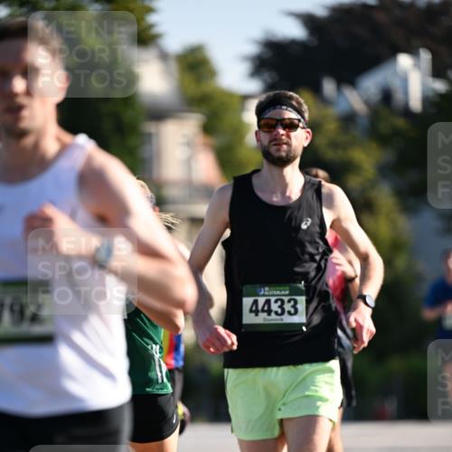 01.09.2024 - BARMER Alsterlauf Dr. Thomas Lammeyer http://msf.ph/oto/6887669 01.09.2024 09:21:12 Laufen 192, 4433 meine-sportfotos.de