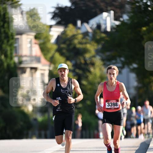 01.09.2024 - BARMER Alsterlauf Dr. Thomas Lammeyer http://msf.ph/oto/6887732 01.09.2024 09:21:30 Laufen 3398 meine-sportfotos.de