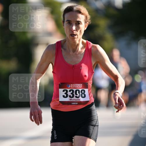01.09.2024 - BARMER Alsterlauf Dr. Thomas Lammeyer http://msf.ph/oto/6887750 01.09.2024 09:21:32 Laufen 35, 1, 3398 meine-sportfotos.de