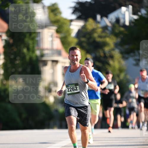 01.09.2024 - BARMER Alsterlauf Dr. Thomas Lammeyer http://msf.ph/oto/6887757 01.09.2024 09:21:36 Laufen 2262 meine-sportfotos.de