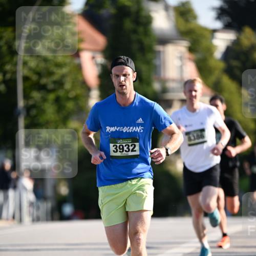 01.09.2024 - BARMER Alsterlauf Dr. Thomas Lammeyer http://msf.ph/oto/6887773 01.09.2024 09:21:38 Laufen 35, 3932, 8386 meine-sportfotos.de