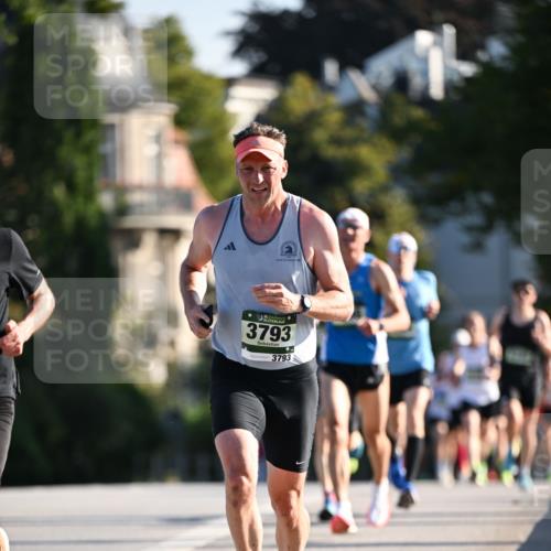 01.09.2024 - BARMER Alsterlauf Dr. Thomas Lammeyer http://msf.ph/oto/6887783 01.09.2024 09:21:41 Laufen 35, 3793, 3793 meine-sportfotos.de