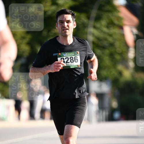 01.09.2024 - BARMER Alsterlauf Dr. Thomas Lammeyer http://msf.ph/oto/6887787 01.09.2024 09:21:41 Laufen 35, 3286 meine-sportfotos.de