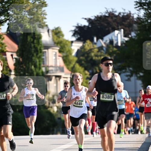 01.09.2024 - BARMER Alsterlauf Dr. Thomas Lammeyer http://msf.ph/oto/6887804 01.09.2024 09:21:46 Laufen 17, 37, 4849, 8380, 8331, 3827 meine-sportfotos.de